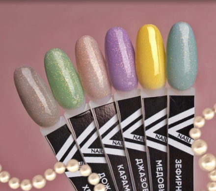 VOGUE NAILS   Гель-лак полупрозрачный с блестками  10мл  ДЖАЗОВЫЙ ГЛИНТВЕЙН